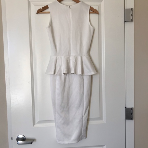 White peplum dress, form fitting - Picture 4 of 5